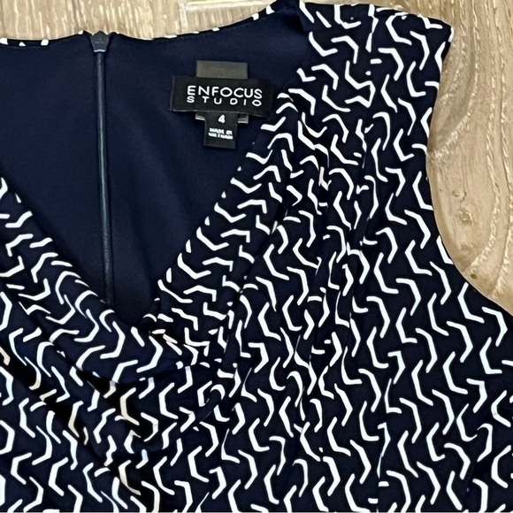 Enfocus Studio Women’s Navy Blue and White Pattern Jumpsuit, Size 4 - Picture 8 of 8